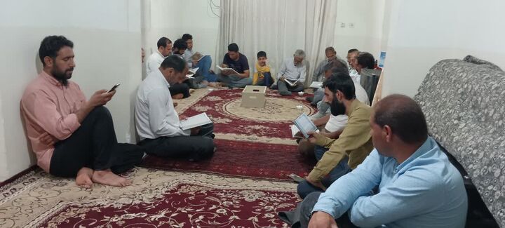 حفظ جلسه خانگی قرآن در کنار محافل قرآنی مسجد