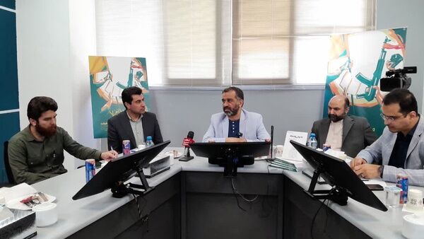 از شب شعر و ورکشاپ‌های نقاشی و کاریکاتور تا همایش کشوری شاعران انقلاب