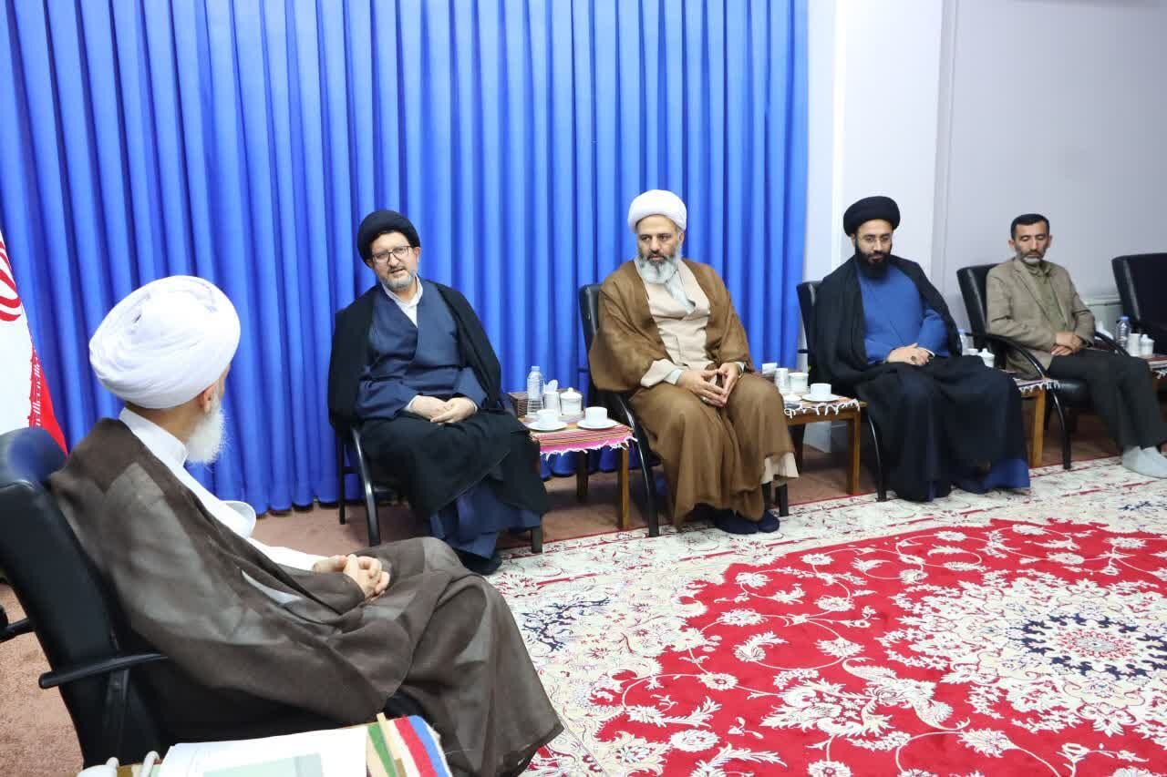 آبرو و سرمایه اجتماعی لباس روحانیت برای همه ما خط قرمز باشد