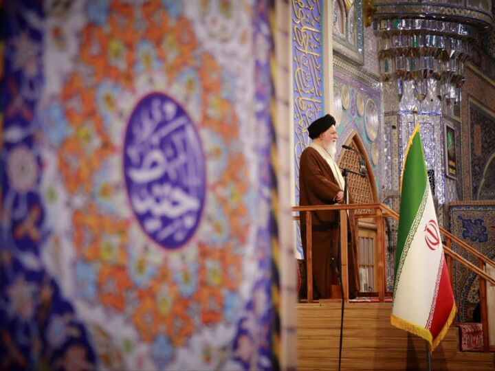 غیرت ایرانی زیر بار سلطه دشمن نمی‌رود/ مراقب فریب پوسته مذاکره باشید