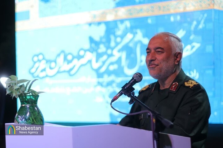 هنر انقلابی، سلاحی کارآمد برای مقابله با تهدیدات فرهنگی دشمن است هنر انقلابی، سلاحی کارآمد برای مقابله با تهدیدات فرهنگی دشمن است