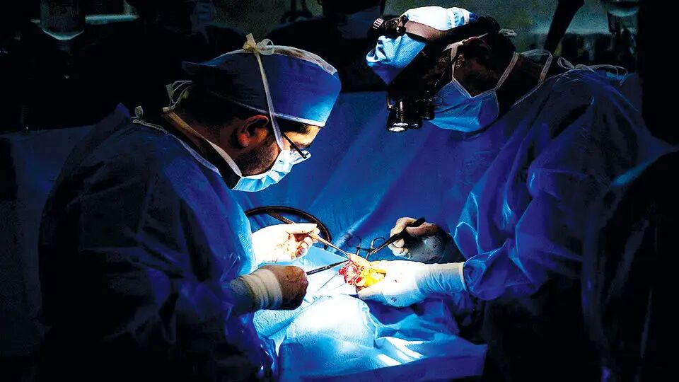 جانها در تاریکی؛ درمانگاه دشت عباس در خطر خاموشی