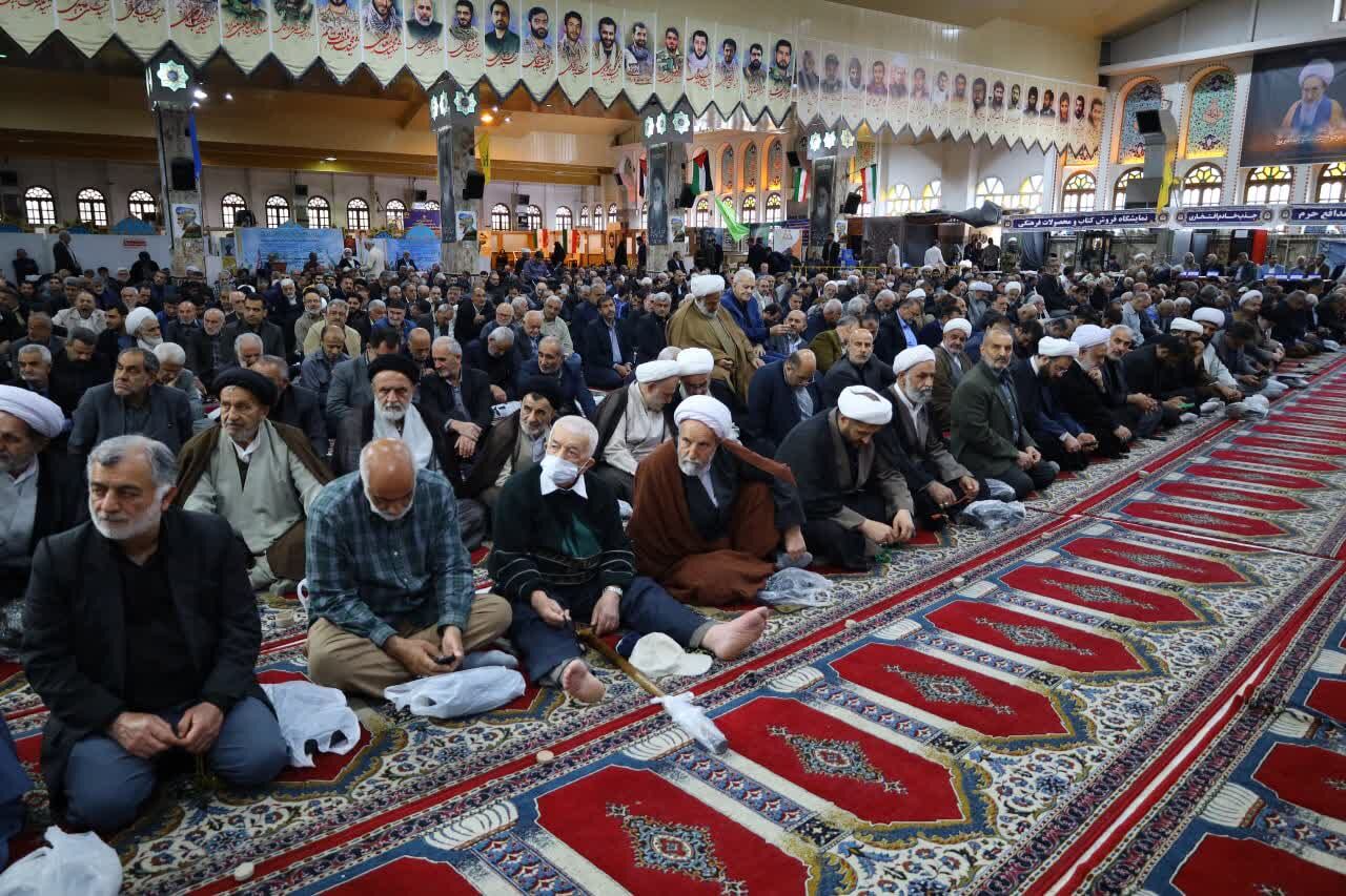 ایران اسلامی زیربار خواستههای غیرقانونی و باج خواهی آمریکا نخواهد رفت