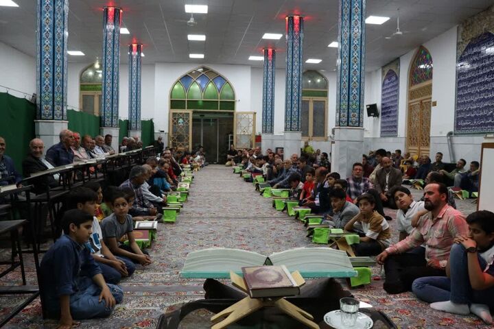 احیای سنت تجلیل از خادمان قرآن سرمحله آران و بیدگل پس از ۸ سال