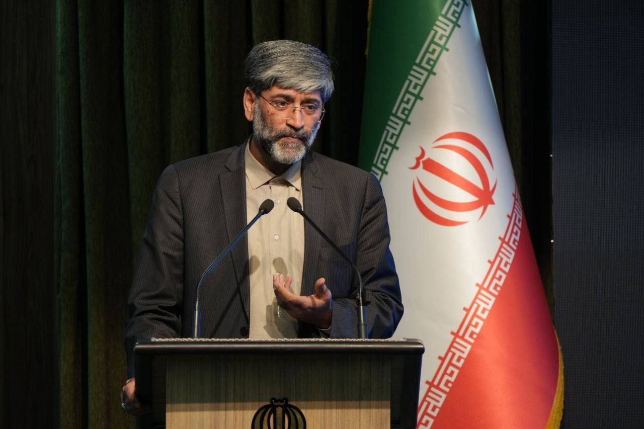 مدیران در مسیر تحقق شعار سال حرکت کنند