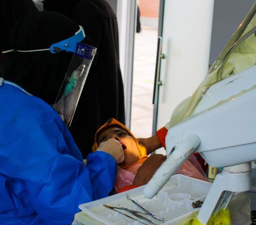 گروه جهادی که بذر لبخند را در دل کویر میکارد