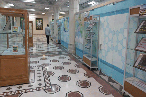 برگزاری نمایشگاه جملات انگیزشی در کتابخانه مرکزی آستان قدس رضوی