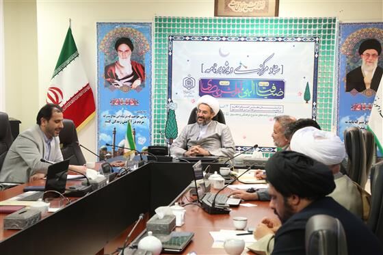 برگزاری ۳ هزار و ۲۹۸ ساعت جلسه تفسیر قرآن در بقاع متبرکه