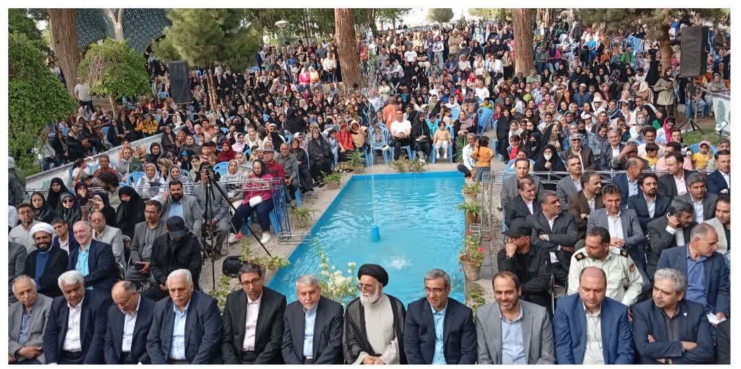 آرامگاه عطار نیشابوری گلباران شد