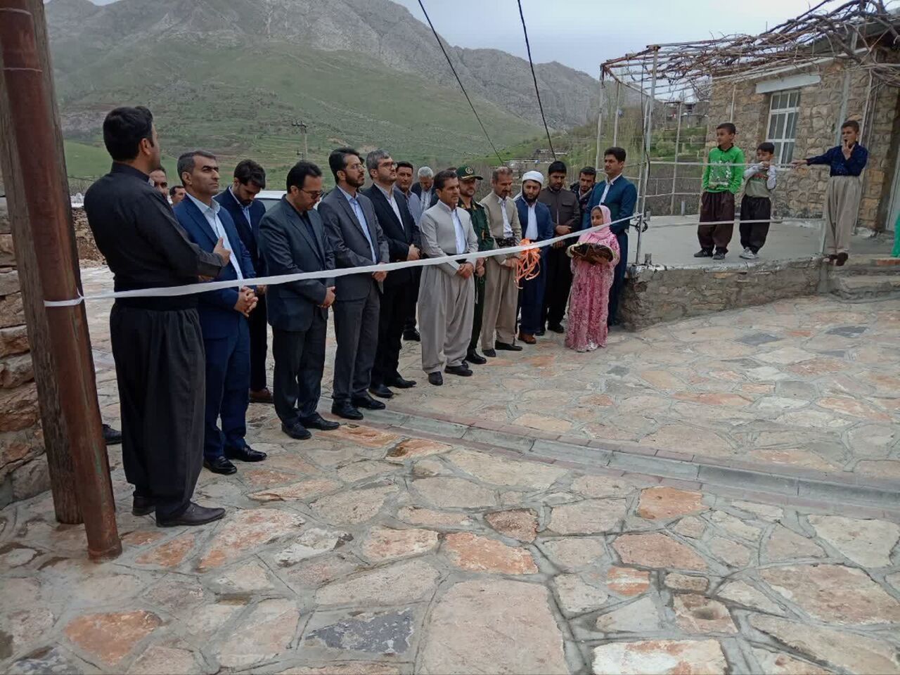 افتتاح سه پروژه عمرانی در روستاهای سروآباد با اعتبار بیش از ۹ میلیارد تومان