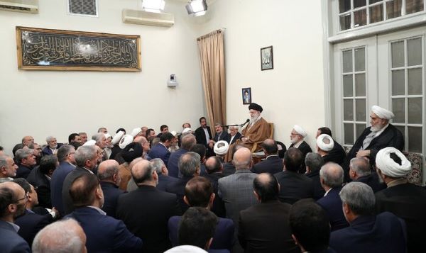 مسائل کشور را به گفتوگوها گره نزنیم/خطوط قرمز برای ما و طرف مقابل کاملاً روشن است