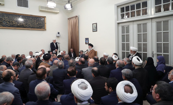 مسائل کشور را به گفتوگوها گره نزنیم/خطوط قرمز برای ما و طرف مقابل کاملاً روشن است