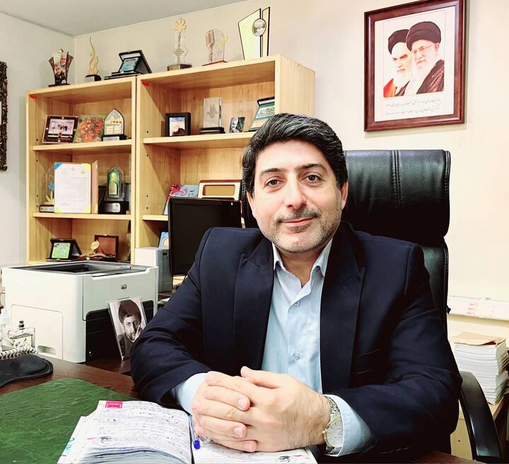 رادیو فرهنگ با برنامه هایی با موضوع تاریخ معاصر، نوجوانان و تببین شعار سال