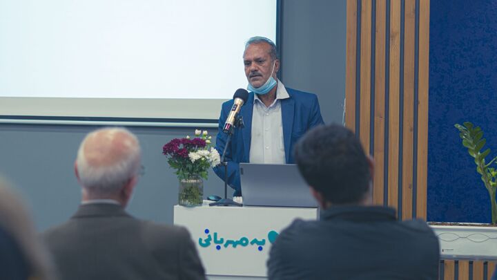 اهدای بسته معیشتی موسسه خیریه دارالاکرام به دانش آموزان زاهدانی