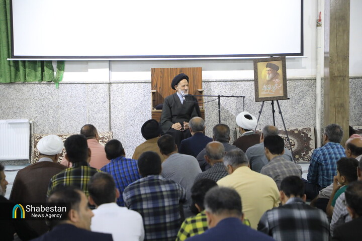 مقاومت تنها علاج مقابله با باطل است