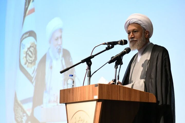 برخورد قاطع با ناهنجاری‌ها باید بر اساس قانون و احکام الهی باشد