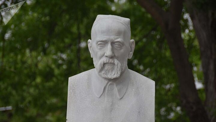 شب «صدرالدّین عینی» و یادداشت‌های او در فرهنگسرای نیاوران