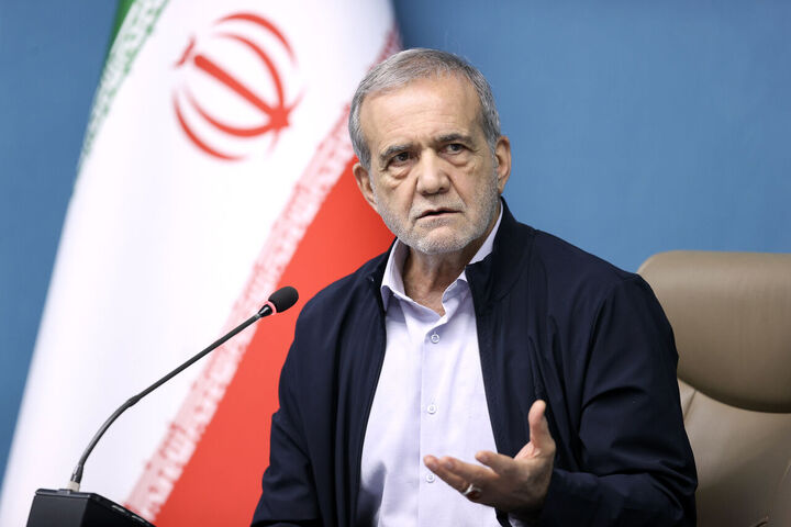 همه باید تلاش کنیم ایران بهترین و برترین باشد/ قهرمانان افتخار کشور هستند