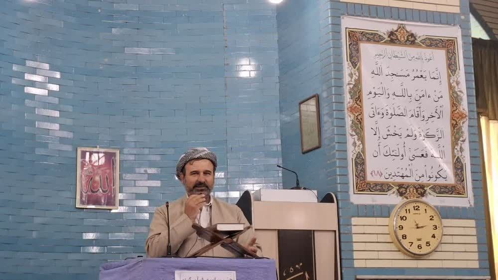 تجلیل از ۹۳ قاری و حافظ قرآن در جشن سراسری قرآن کریم در سقز