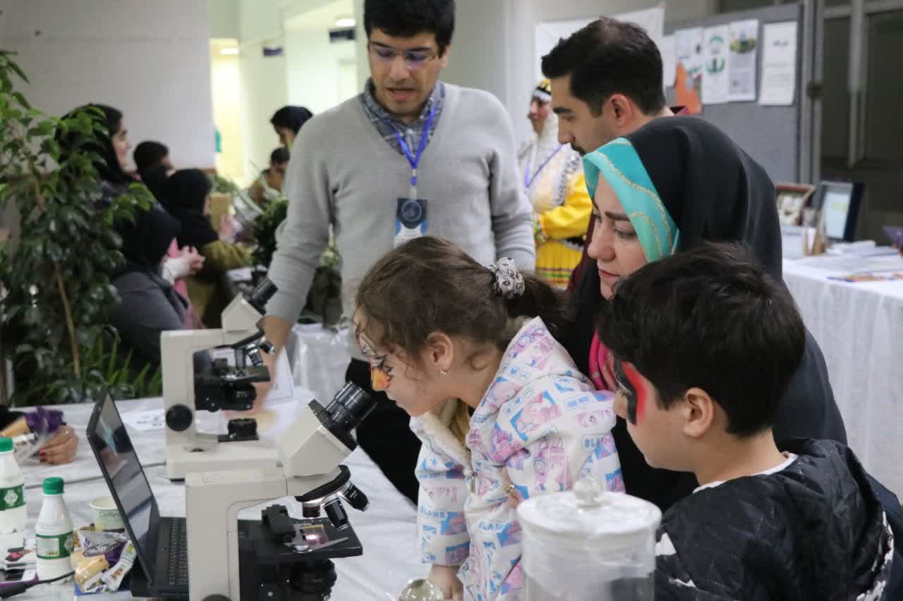 برپایی نمایشگاه شب علم در دانشگاه گیلان