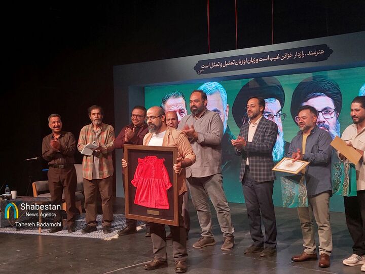 شب بیادماندنی هنر انقلاب در کرمان با پیراهن ریحانه و مهمانِ حبیب