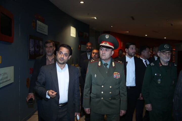 بازدید وزیر دفاع تاجیکستان از موزه ملی انقلاب اسلامی و دفاع مقدس