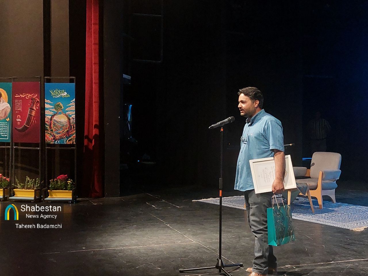 شب بیادماندنی هنر انقلاب در کرمان با پیراهن ریحانه و مهمانِ حبیب