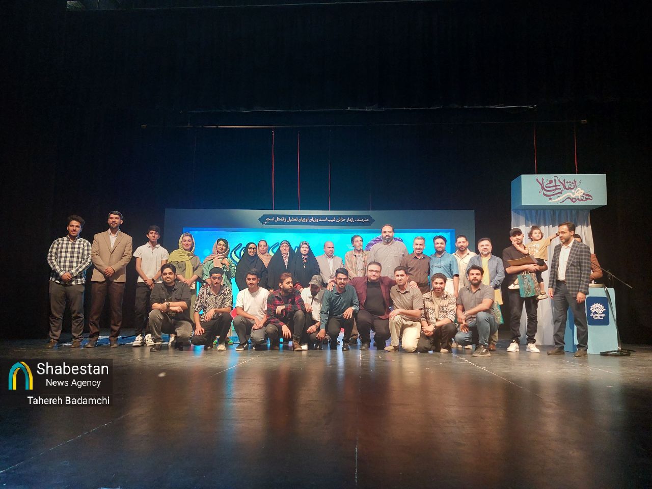 شب بیادماندنی هنر انقلاب در کرمان با پیراهن ریحانه و مهمانِ حبیب