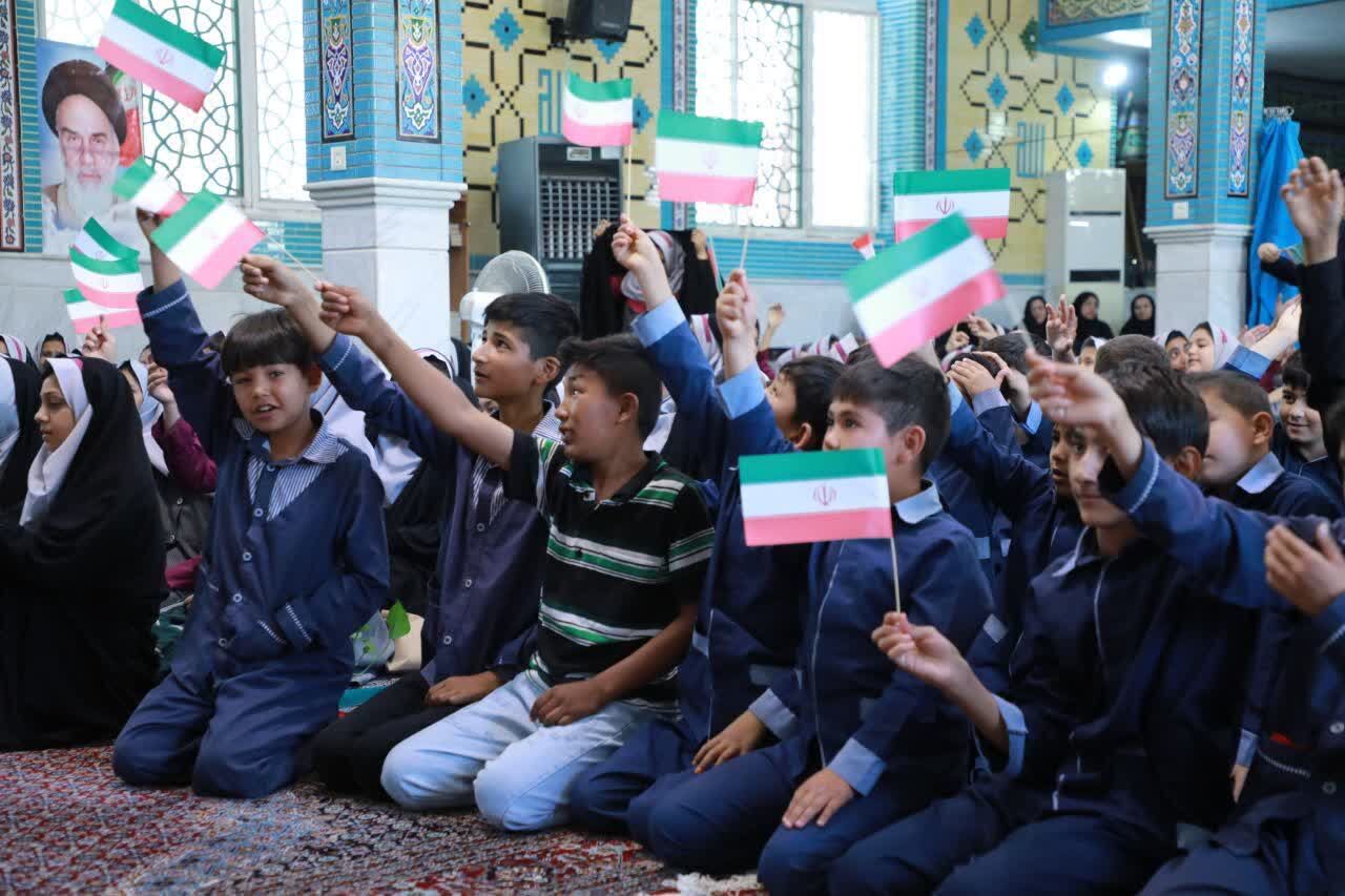 یادواره شهدای دانشآموز راوند برگزار شد