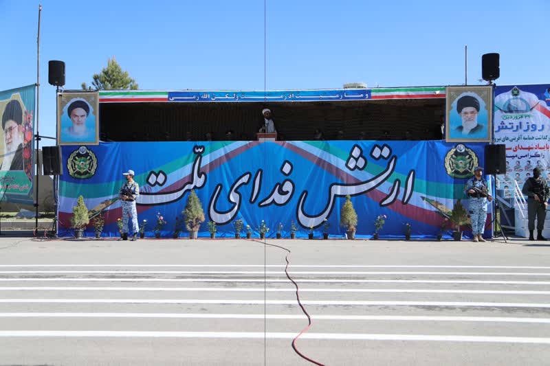 ارتش جمهوری اسلامی اجازه کوچکترین نگاه و تعدی دشمن را به کشور نخواهد داد