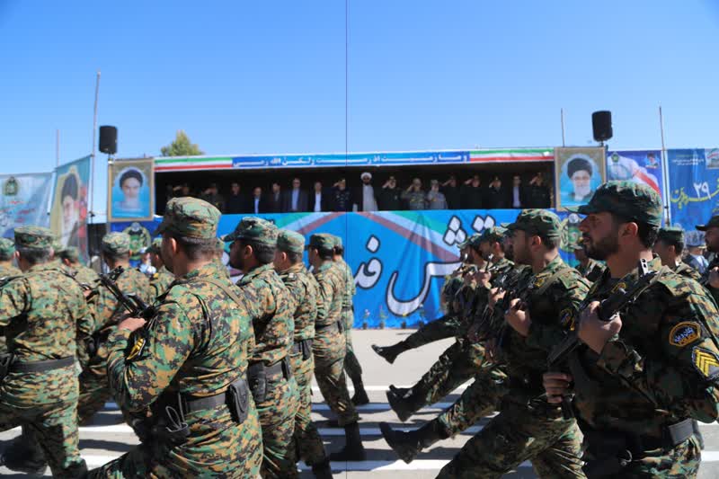 ارتش جمهوری اسلامی اجازه کوچکترین نگاه و تعدی دشمن را به کشور نخواهد داد