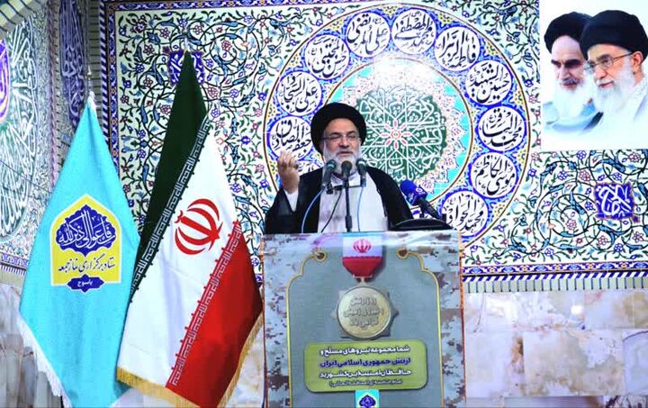 مذاکره با آمریکا باید همراه با اقتدار باشد