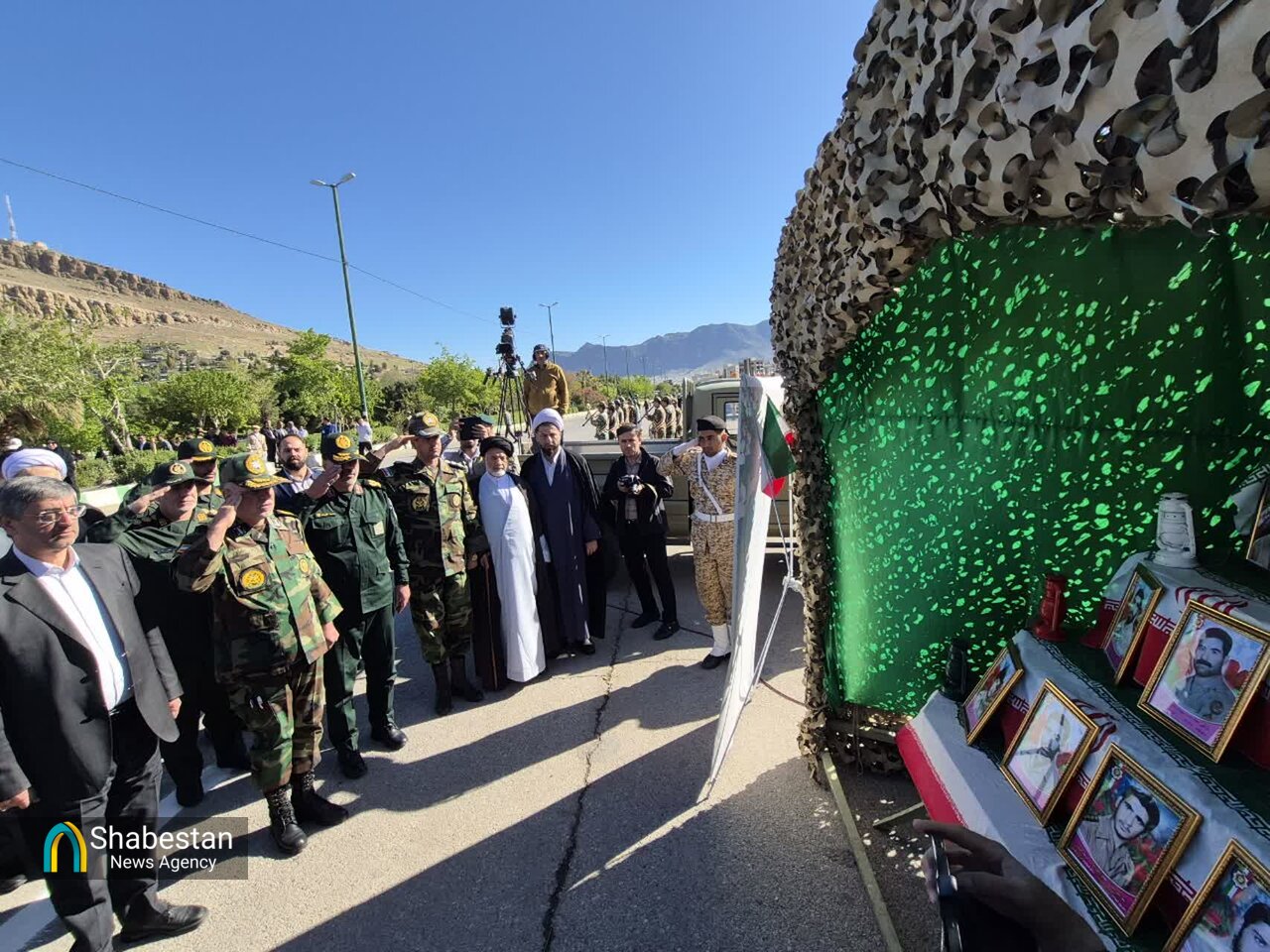 ارتش جان فدای ملت است