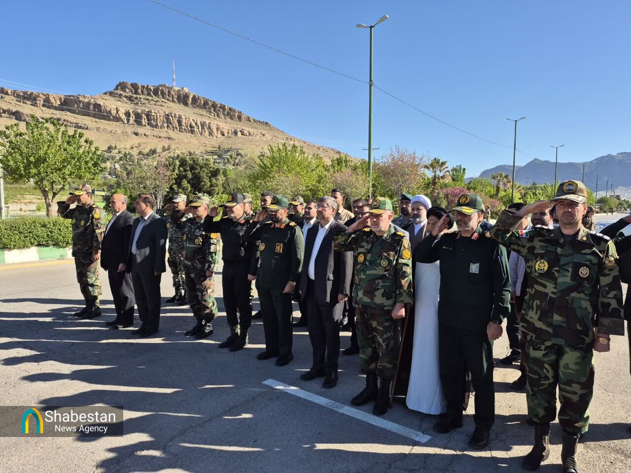 ارتش جان فدای ملت است