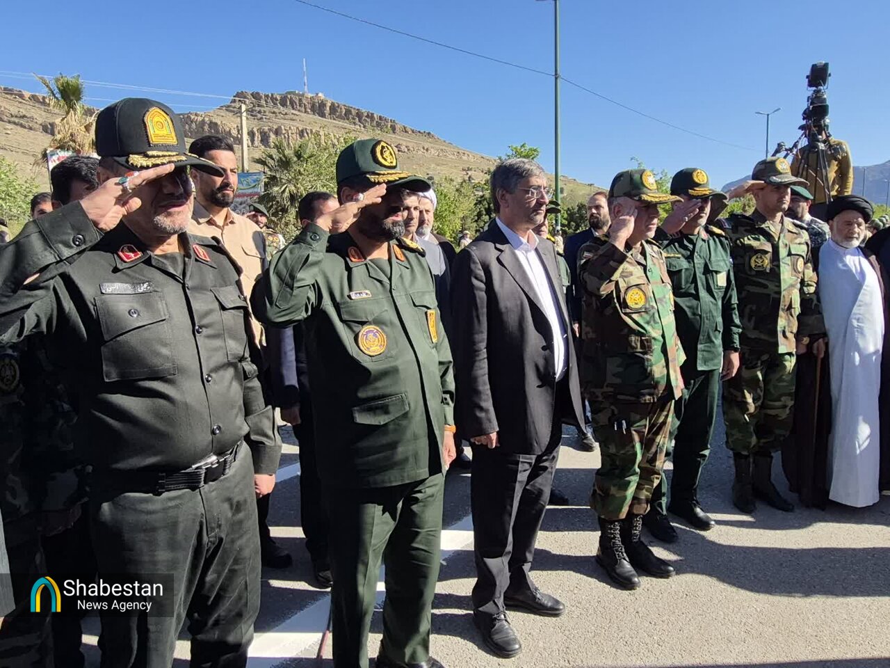 ارتش جان فدای ملت است