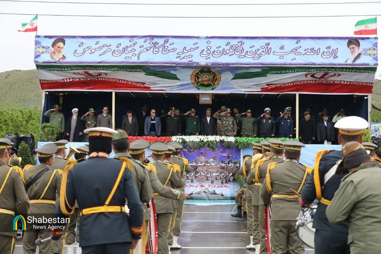 ارتش نماد ولایتمداری و مردمداری است