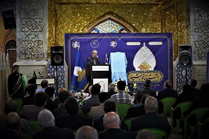 شعر در آستان خورشید؛ وقتی واژه‌ها به زیارت می‌روند