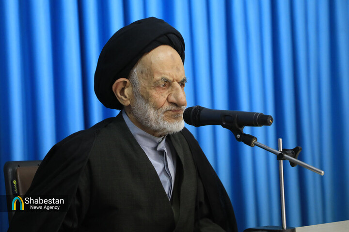 قانون شکنی عمدی جنگ علیه اسلام و مردم است