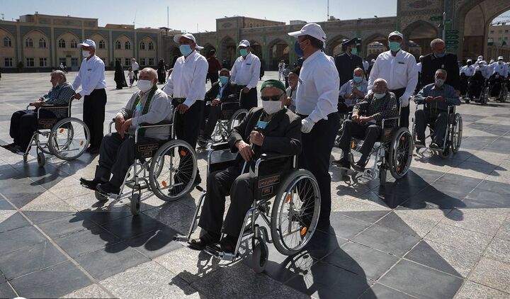 تشرف ۵ هزار سالمند در قالب طرح «معین‌الضعفا» به حرم مطهر رضوی