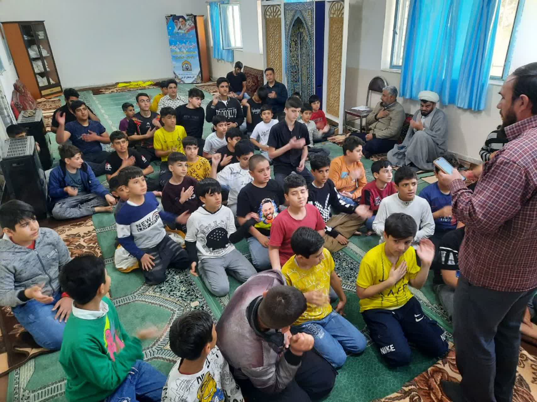 اردوی یک روزه نوجوانان مسجد صاحب الزمان (عج) خوی به باغ قرآن