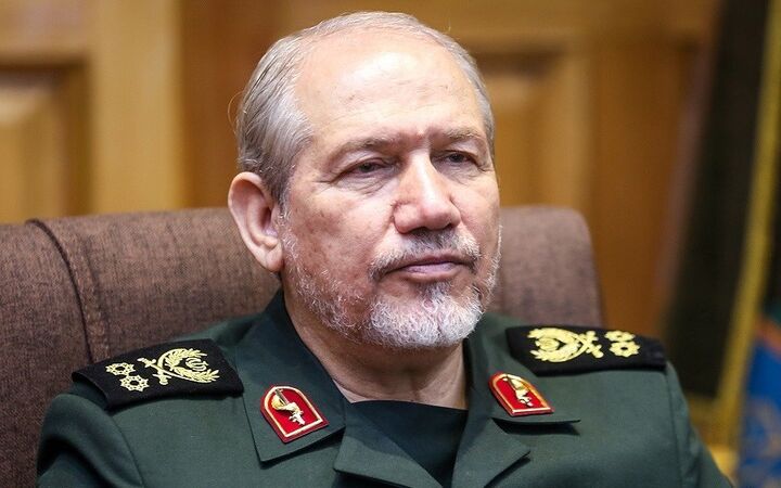 «با همان تنهایان» با حضور سرلشکر رحیم‌صفوی