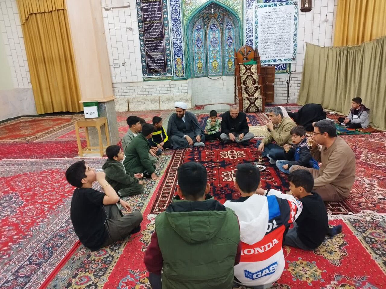 مسجدی که با حضور جوانان رونق گرفت