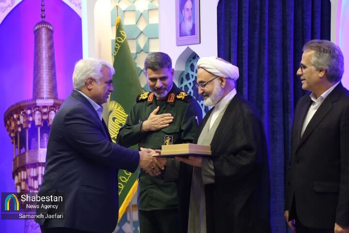 آیین شکرانه خدمت و تجلیل از خدمتگزاران زائران رضوی