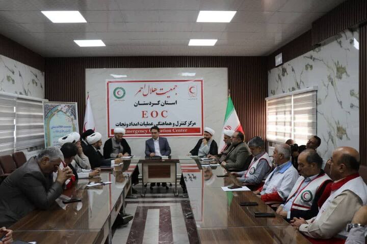 نشست هم‌اندیشی کانون‌های طلاب هلال احمر کردستان برگزار شد