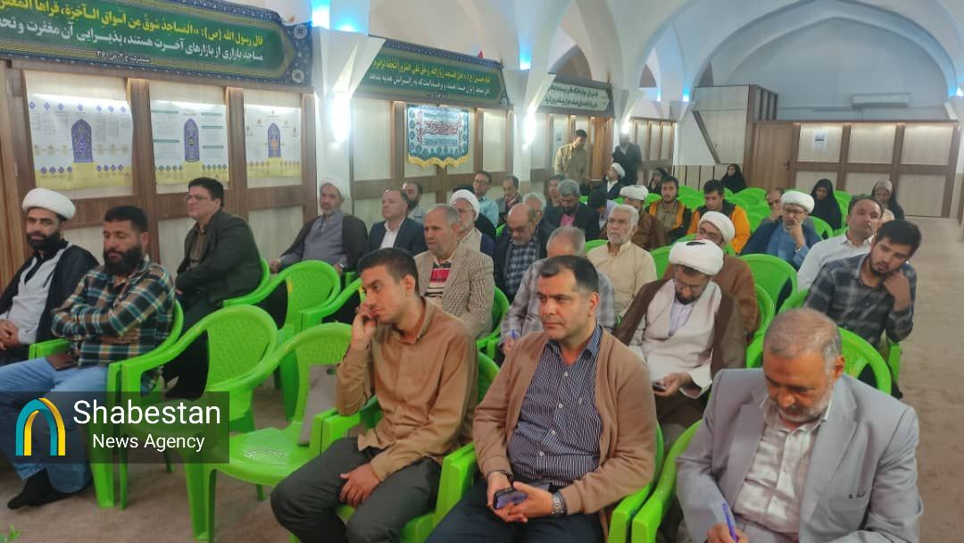 پرچمداری ۳۲ مسجد شهر کرمان برای نشاط اجتماعی در دهه کرامت