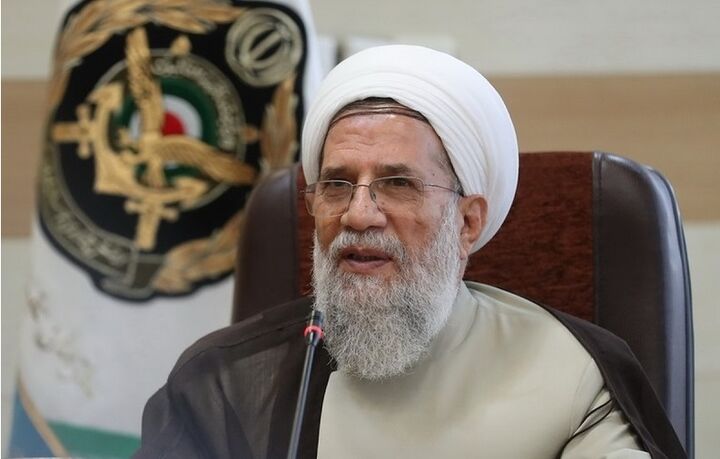در مدیریت مسجد حداقل یک گام به نفع جوانان کنار برویم
