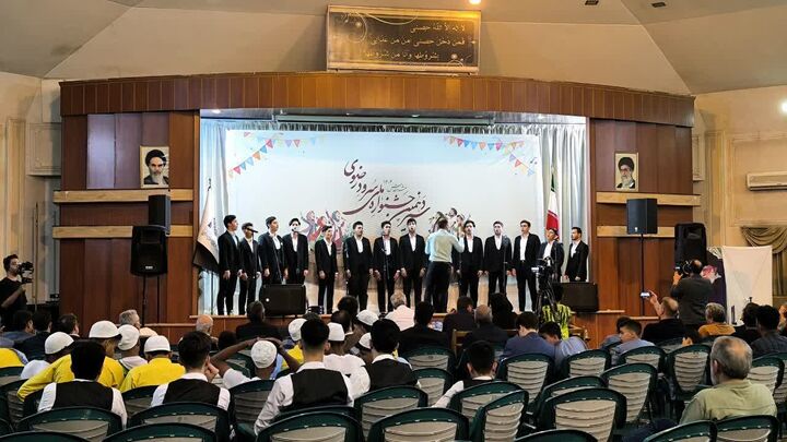 ۱۵ سال افتخارآفرینی توسط گروه سرود پسران مسجدی