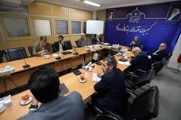 تشریح جزئیات جلسه کمیسیون اقتصادی مجمع با روسای اسبق بانک مرکزی