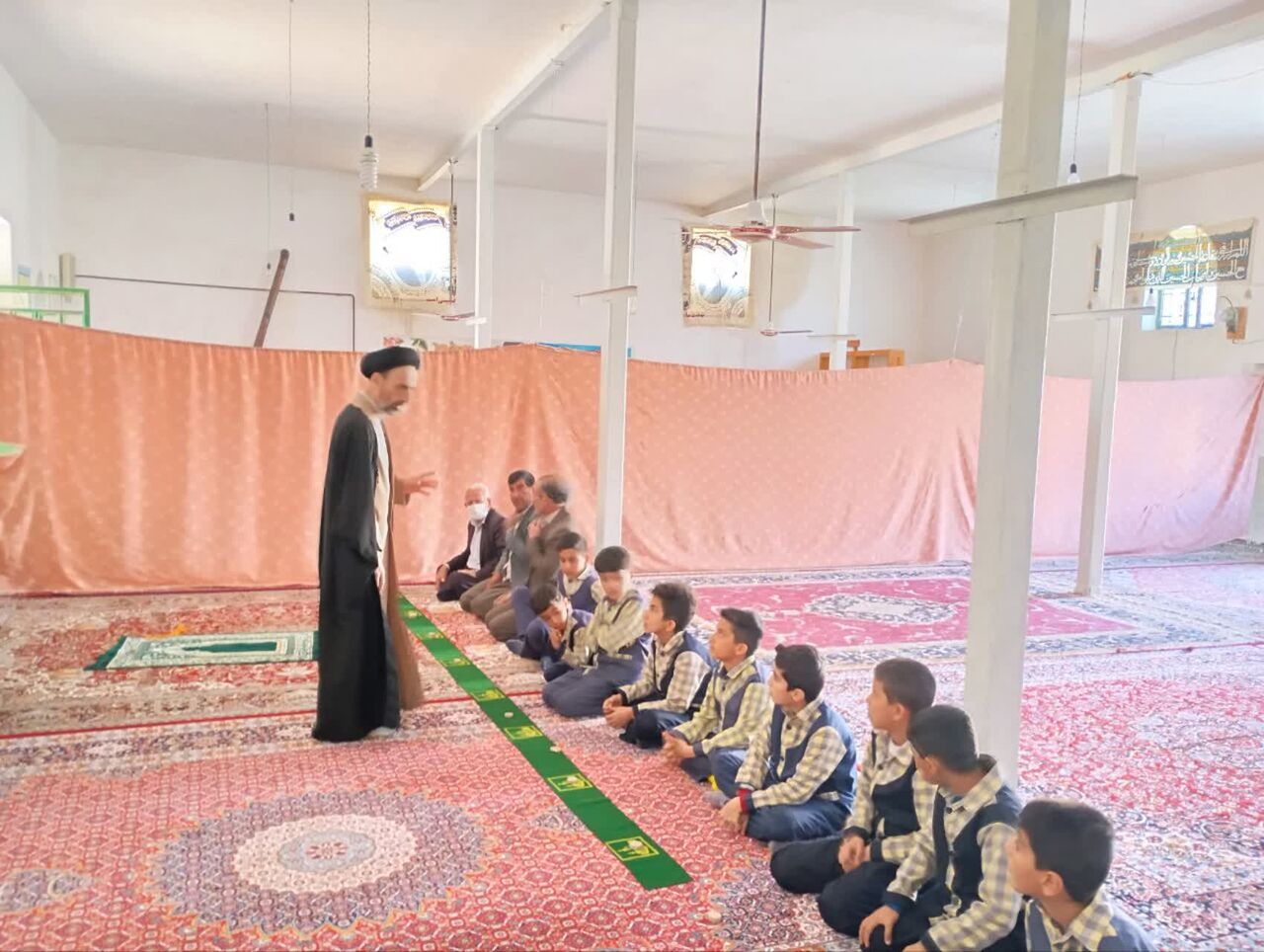 راهی که کانون «شهید نقیزاده» برای جذب نوجوانان به مسجد میرود