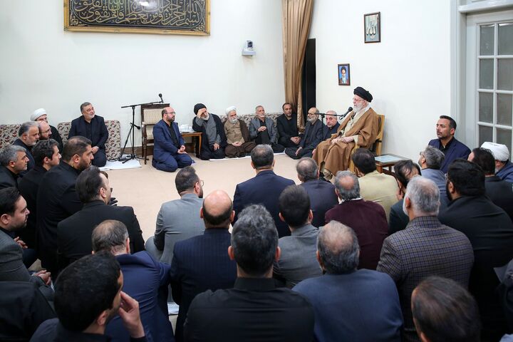 خط ائمه(ع) «ایستادگی و استقامت» و درس‌شان «منطق و استدلال» است